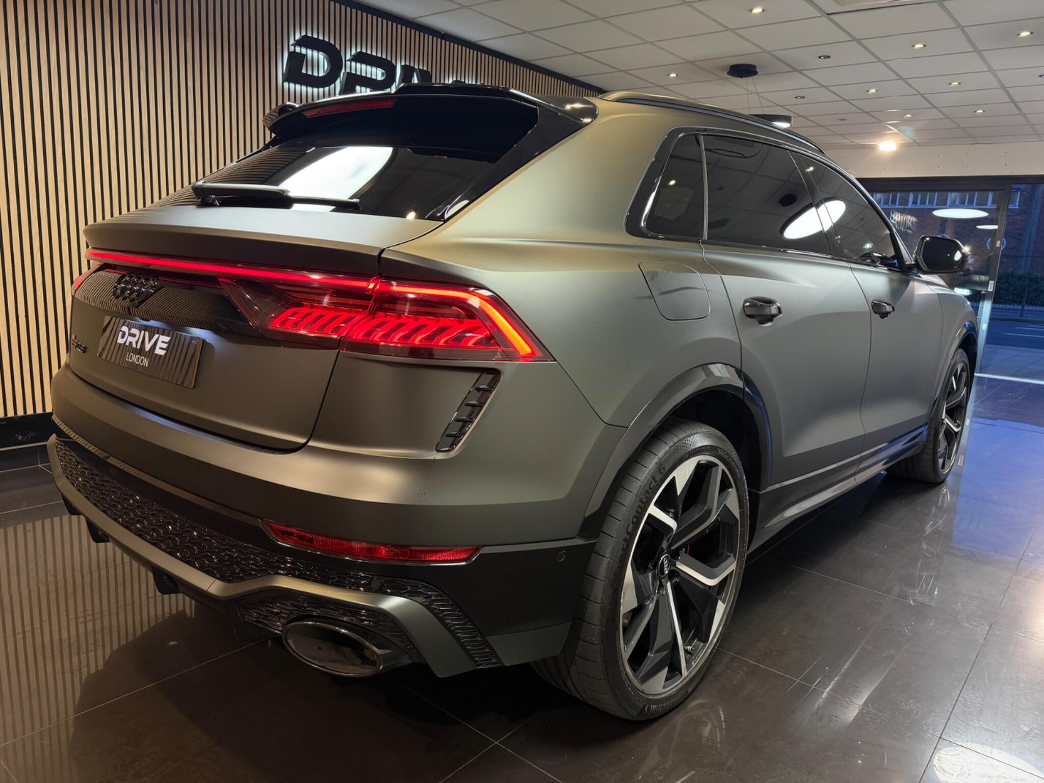 Audi RSQ8